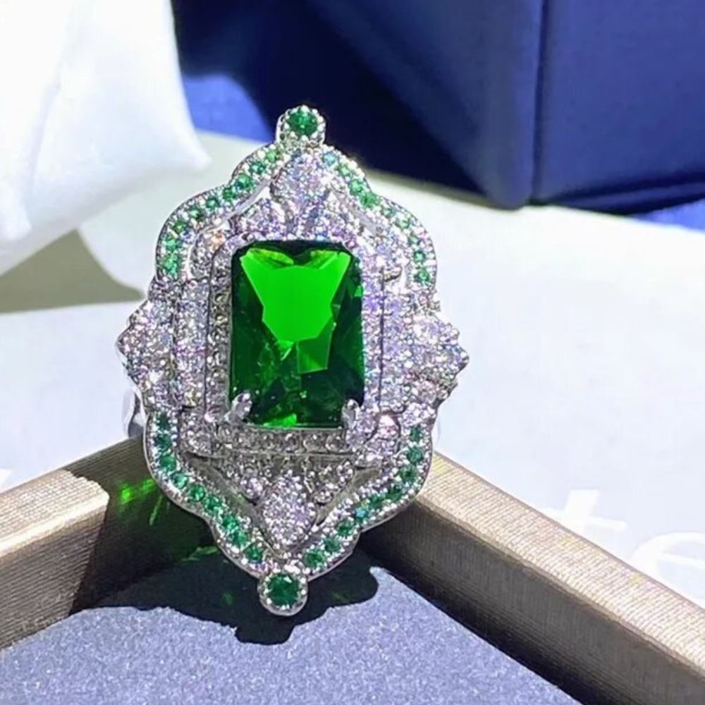 Art Deco Adjustable Green Filigree Statement Ring - Picture 7 of 10